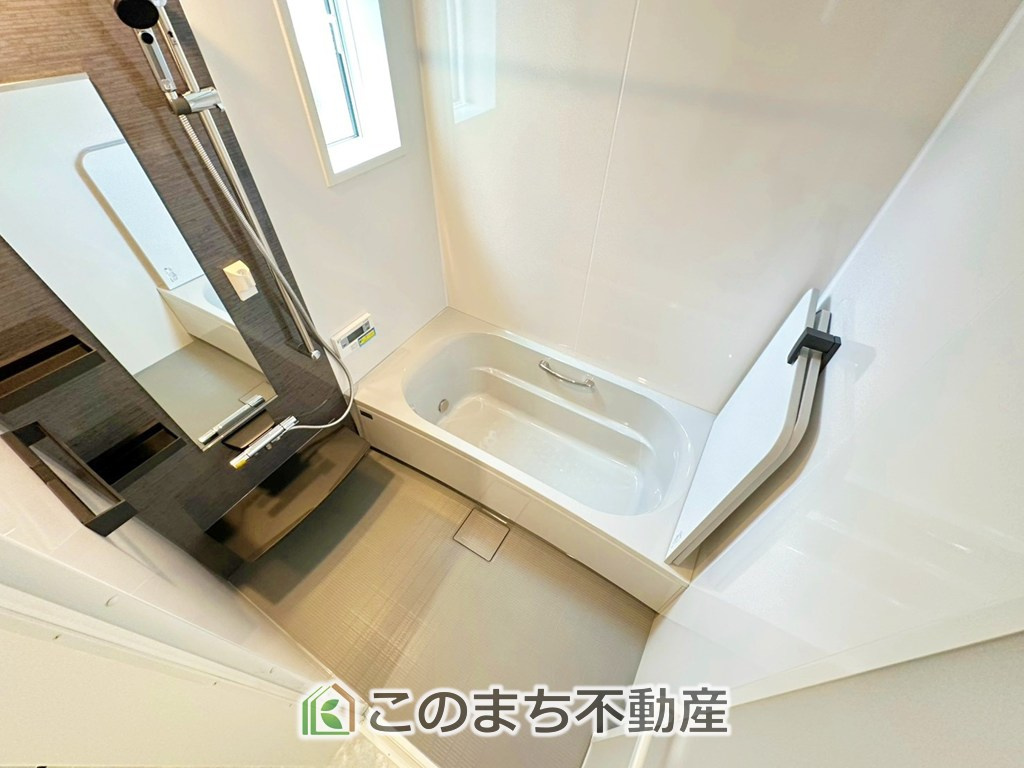 タマタウン宇都宮市細谷町Ⅱの浴室|"ゆったり１坪バスには換気・乾燥・暖房機能付き！！
大人も足を伸ばせるゆったり浴槽！！
ご家族皆さんで入っても、一人でゆっくり入っても一日の疲れを癒してくれるお風呂です！！"
