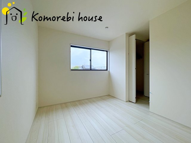 白岡市篠津　第３　新築一戸建て　リーブルガーデン　01の寝室|使い勝手のいい寝室です