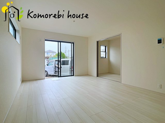 白岡市篠津　第３　新築一戸建て　リーブルガーデン　01の居間・リビング|居間です