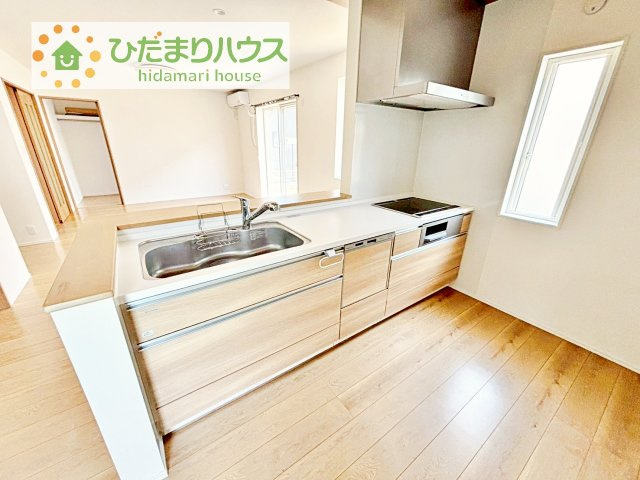 【キッチン】 | 筑西市市野辺　中古戸建 | 料理をしながらでも、ご家族との会話を楽しめる対面式キッチン♪