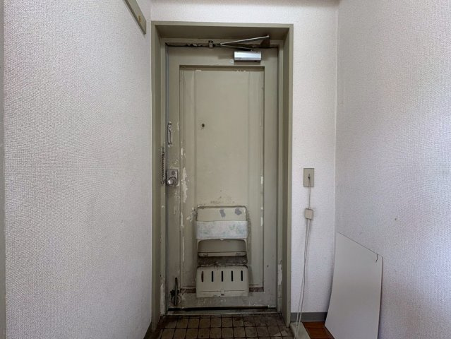 ハイツタカハシの玄関