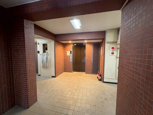 日興パレス中野のその他共用部分|日興パレス中野：エレベーターがありお部屋までの移動も楽々！
