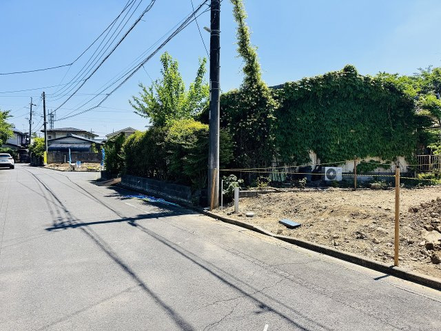 八王子市　西寺方町　新築一戸建て　０１期の駐車場|～並列2台駐車可能カースペース付き～