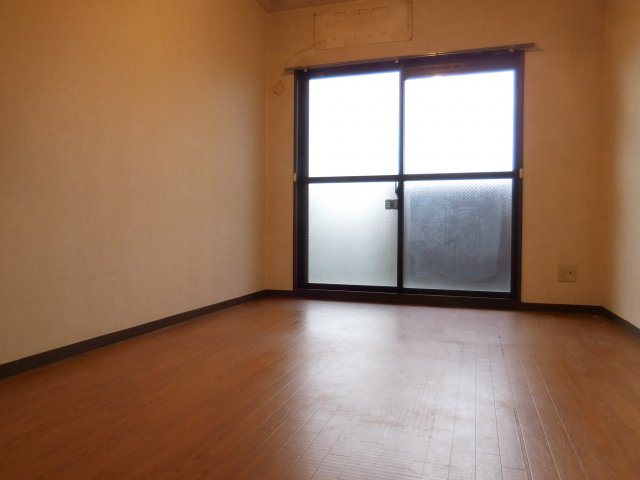 アトレーユ日吉台の洋室