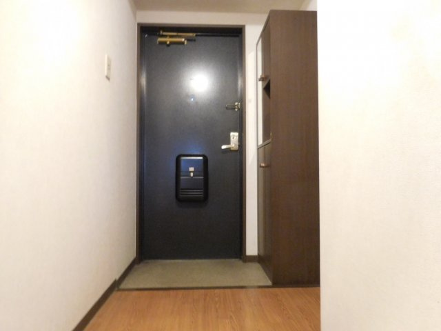 アトレーユ日吉台の玄関