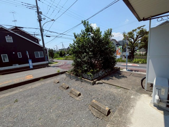 リバーサイド殿山の駐車場