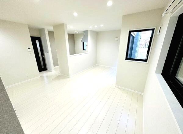 大治町長牧戸建てＤ棟の居間・リビング