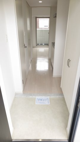 クレビオス難波EASTの玄関