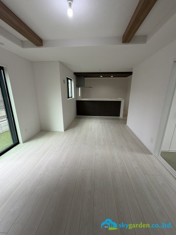 平塚市入野4期　新築戸建　全5棟1号棟の居間・リビング