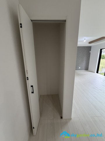 平塚市入野4期　新築戸建　全5棟1号棟の居間・リビング