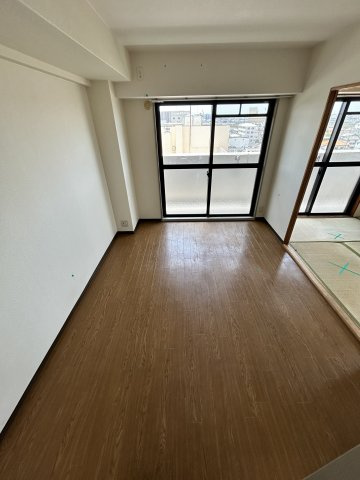 ラフィーネ住之江の居間・リビング