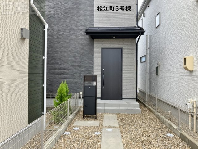 碧南市松江町3号棟の玄関|落ち着いた雰囲気の玄関です
