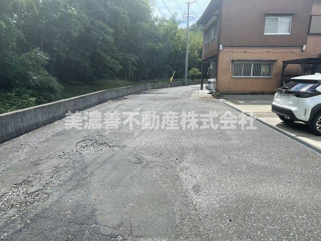 ５７８１０　岐阜市椿洞土地の前面道路含む現地写真