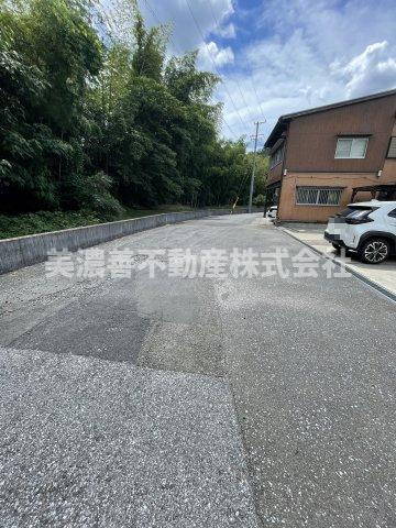 ５７８１０　岐阜市椿洞土地の前面道路含む現地写真