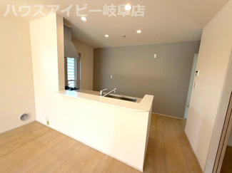 【キッチン】 | 各務原市川島松倉町新築建売全3棟！お車並列3台可能！長期優良認定住宅！耐震等級3！ | 各務原市川島松倉町新築建売全3棟！お車並列3台可能！長期優良認定住宅！耐震等級3！