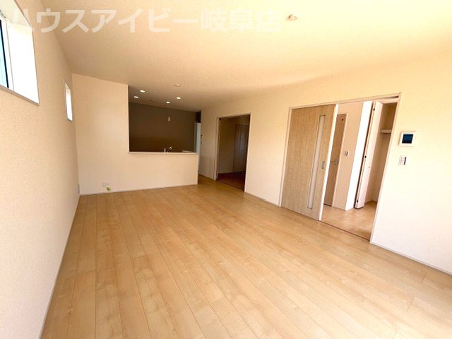 【居間・リビング】の画像