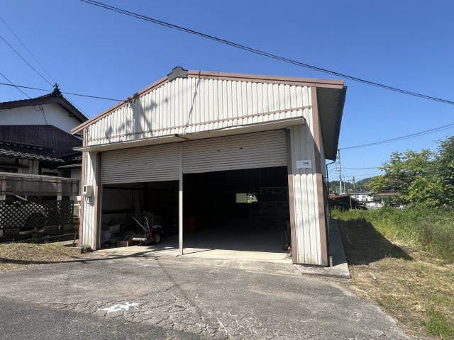 鳥取県西伯郡南部町阿賀　倉庫