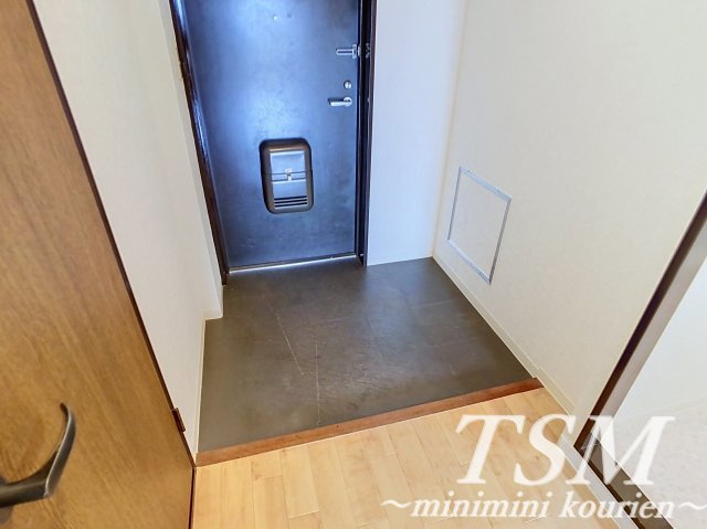 マンション新屋の玄関