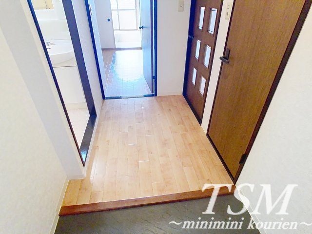 マンション新屋の玄関