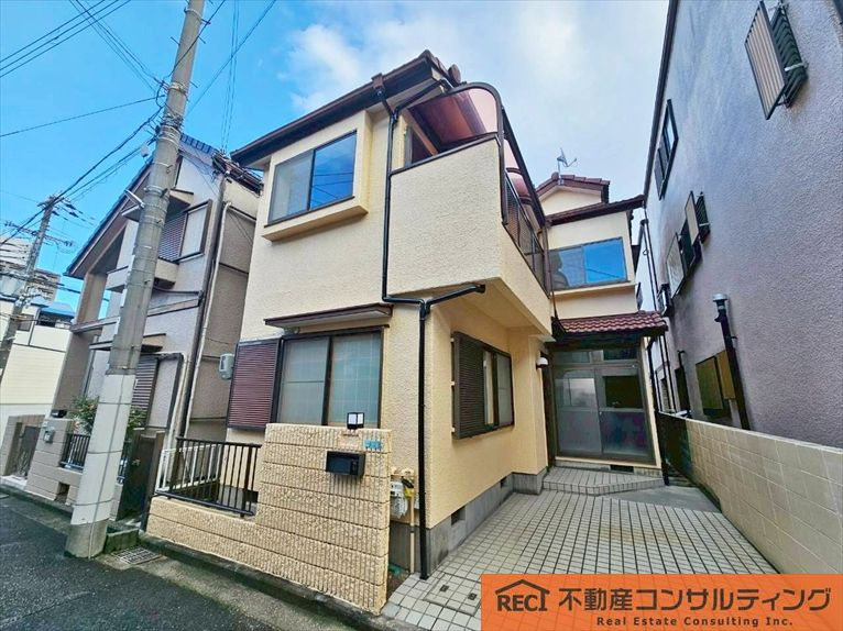 西宮市甲子園網引町　中古戸建の外観|全居室6帖以上のゆとりある間取り
