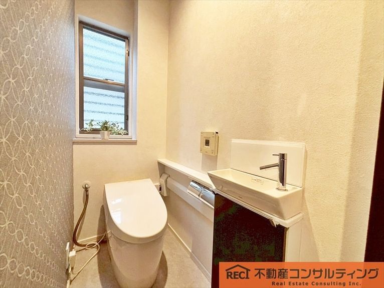 神戸市東灘区渦森台三丁目　中古戸建のトイレ