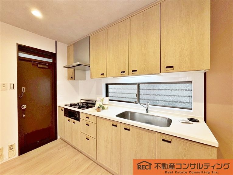 神戸市東灘区渦森台三丁目　中古戸建のキッチン