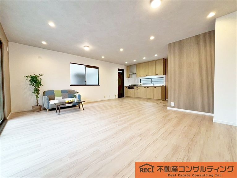 神戸市東灘区渦森台三丁目　中古戸建の居間・リビング|R8年1月リフォーム済
