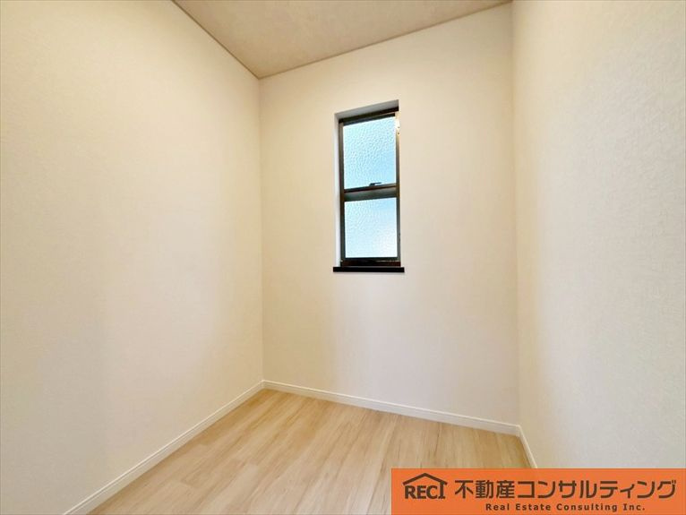 神戸市東灘区渦森台三丁目　中古戸建の洋室