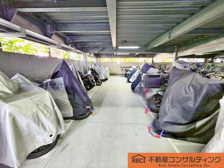 クレアフォート西宮・酒蔵通りの駐車場