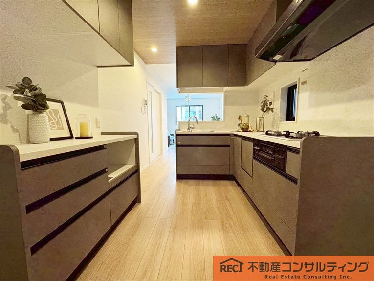 神戸市灘区篠原南町5丁目　新築戸建のキッチン|近隣にはスーパー多数でお買い物も楽々