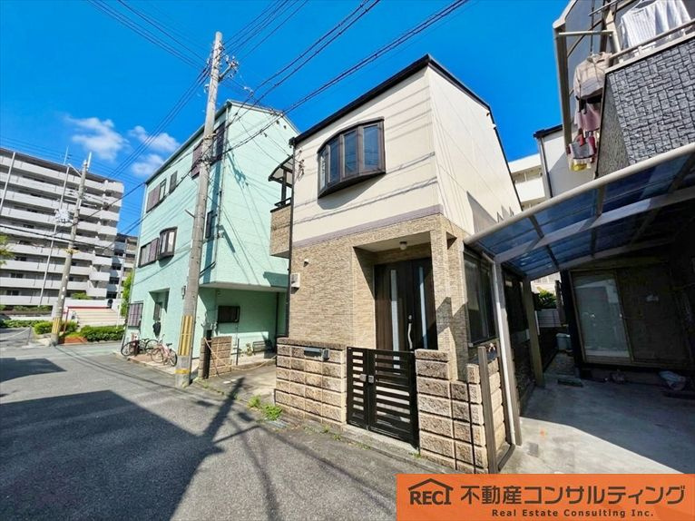 西宮市笠屋町　中古戸建の前面道路含む現地写真|全室二面採光