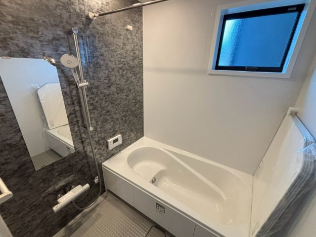 タマタウン　大垣市世安町（大垣南小）全3区画分譲のキッチン|カウンタースペースがついた広々キッチン。浄水器組込み水栓でシンクまわりがスッキリお使いいただけます
