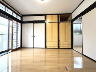 【収納】 | 港区龍宮町　売戸建 | 収納スペースを確保しつつ広さも確保された洋室。