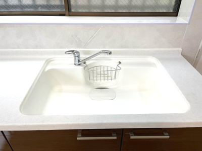 【キッチン】 | 港区龍宮町　売戸建 | スペースも広いのでご家族と一緒にお料理を楽しめます♪