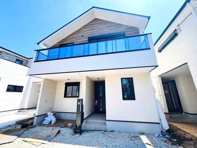 【外観】 | 板橋区成増4丁目　新築一戸建住宅　全3棟（成増店） | 車で約3分のスギドラッグ和光店は調剤薬局も併設しており、日用品から医薬品までワンストップで揃います。