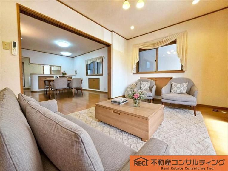 神戸市灘区篠原南町4丁目　中古戸建の居間・リビング
