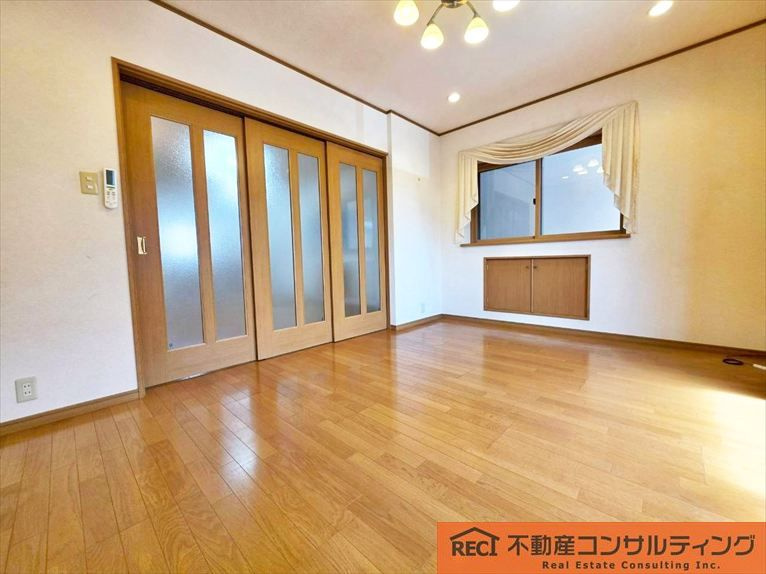 神戸市灘区篠原南町4丁目　中古戸建の洋室