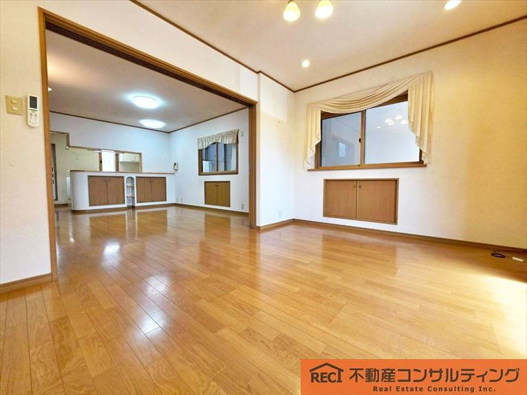 神戸市灘区篠原南町4丁目　中古戸建の居間・リビング