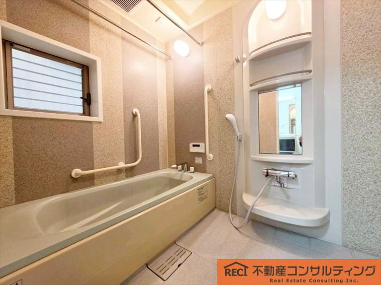 神戸市灘区篠原南町4丁目　中古戸建の浴室