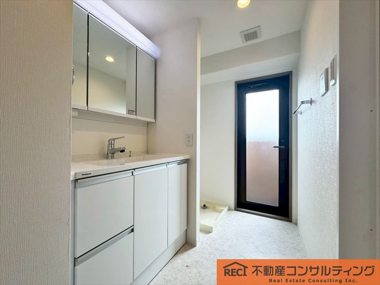ハイエクセル芦屋南の独立洗面台