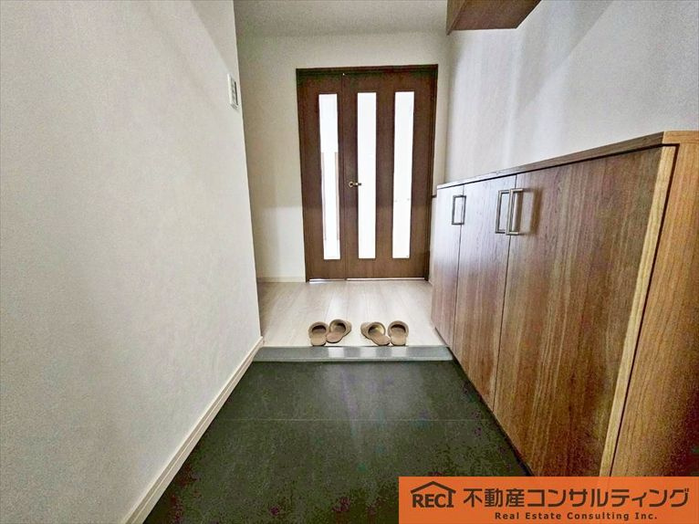 グラン・フェルティ本山の玄関