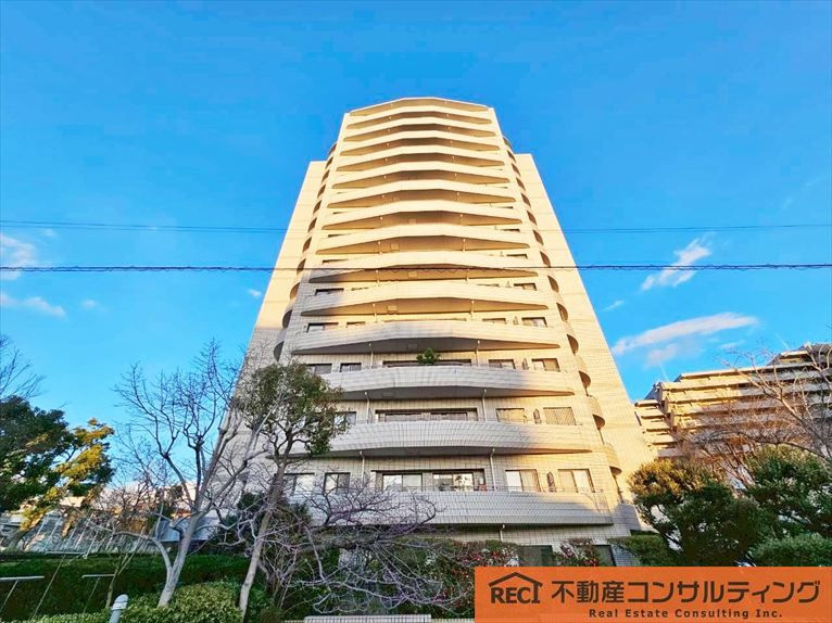 グラン・フェルティ本山の外観