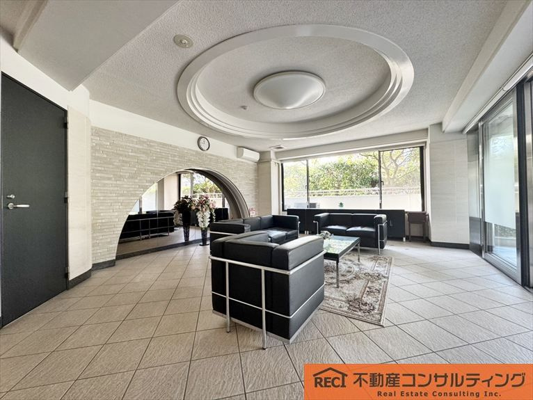 グラン・フェルティ本山のエントランス