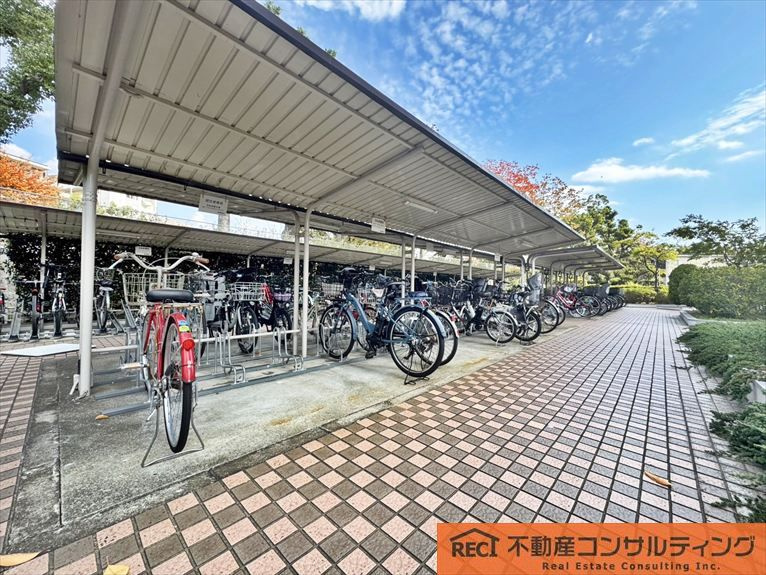グラン・フェルティ本山の駐輪場