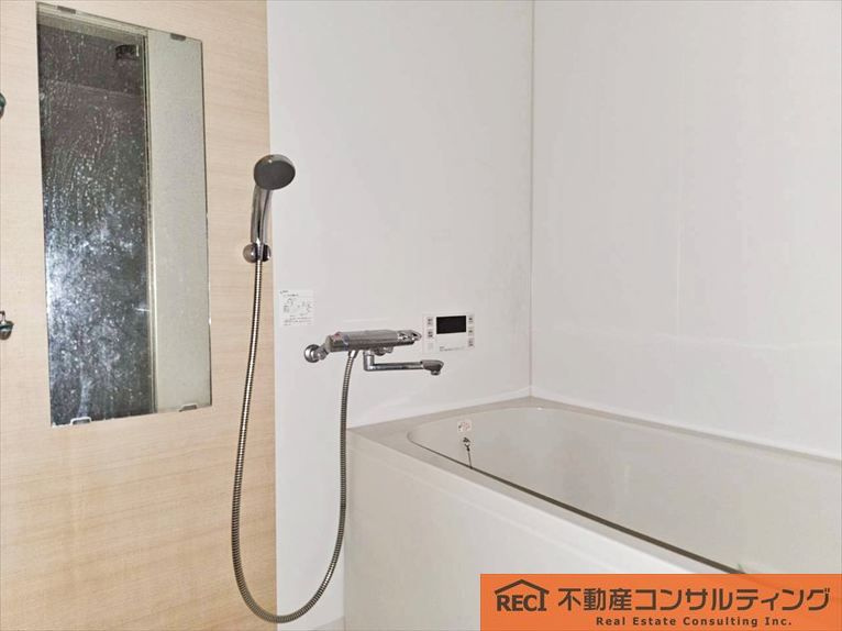 メゾンドール苦楽園の浴室