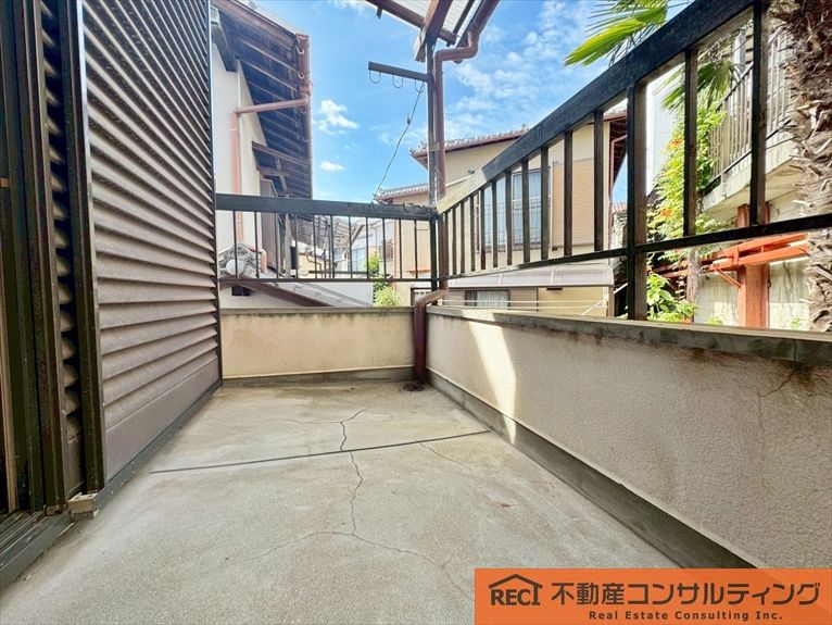 西宮市美作町　中古戸建のバルコニー