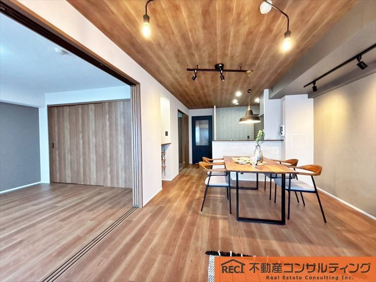 夙川グランドハイツの洋室