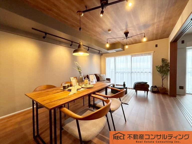 夙川グランドハイツの居間・リビング|阪神香櫨園駅から徒歩2分！