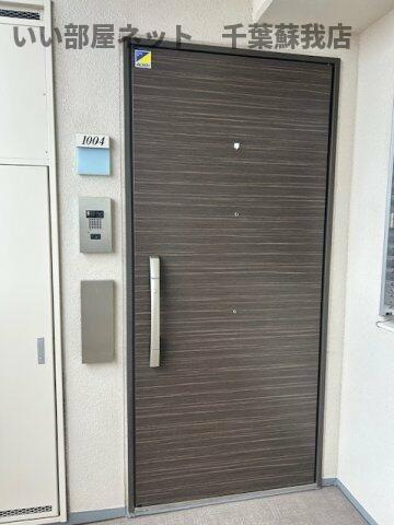 プレミスト本千葉ステーションフロントの玄関