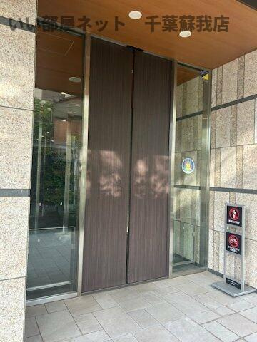 プレミスト本千葉ステーションフロントのエントランス